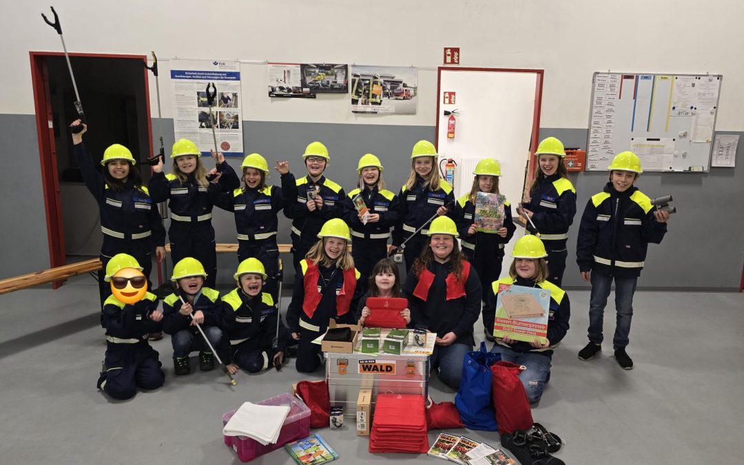 Neue Helme und Walderlebnisbox